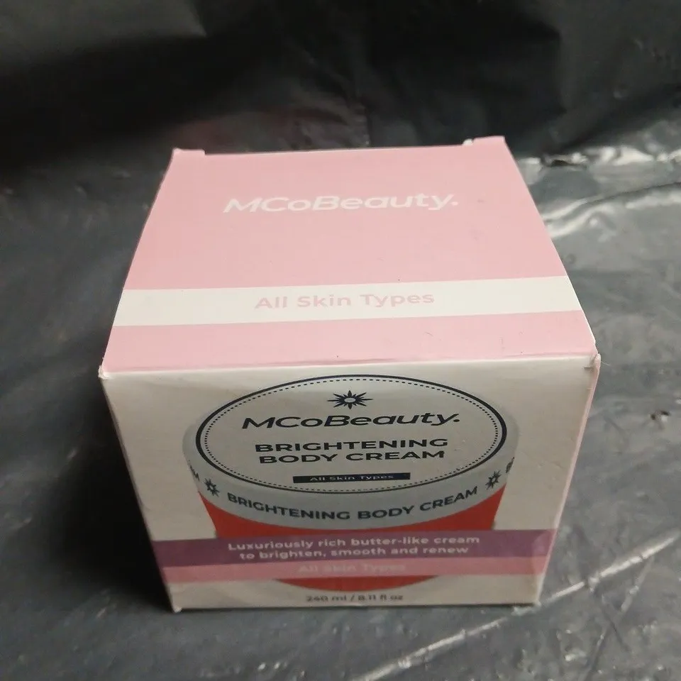 MCOBEAUTY BRIGHTENING BODY CREAM – 240ML