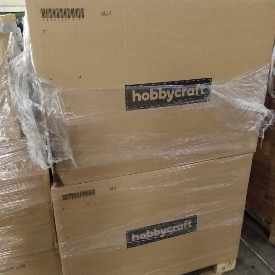 PALLET CONTAINING A LARGE ASSORTMENT OF BRAND NEW HALLOWEEN GOODS AND PRODUCTS TO INCLUDE; PLUSH PUMPKINS ETC