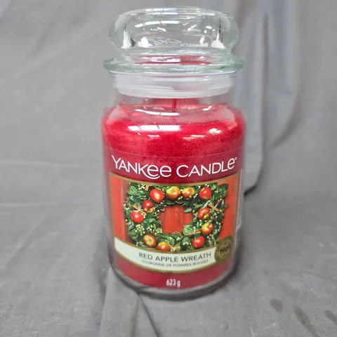 YANKEE CANDLE RED APPLE WREATH JAR CANDLE (623) - COLLECTION ONLY