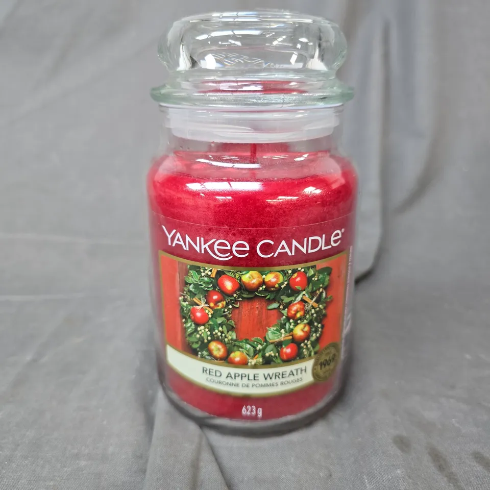YANKEE CANDLE RED APPLE WREATH JAR CANDLE (623) - COLLECTION ONLY