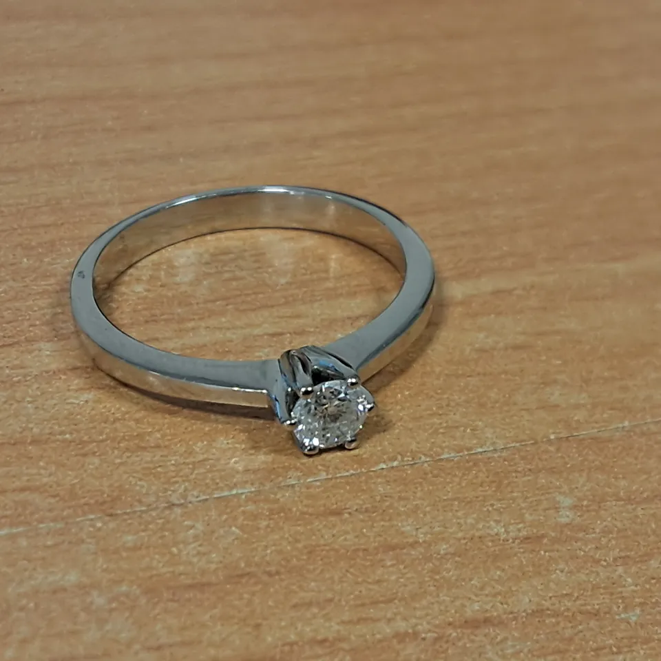 14CT WHITE GOLD SOLITAIRE RING SET WITH NATURAL DIAMOND