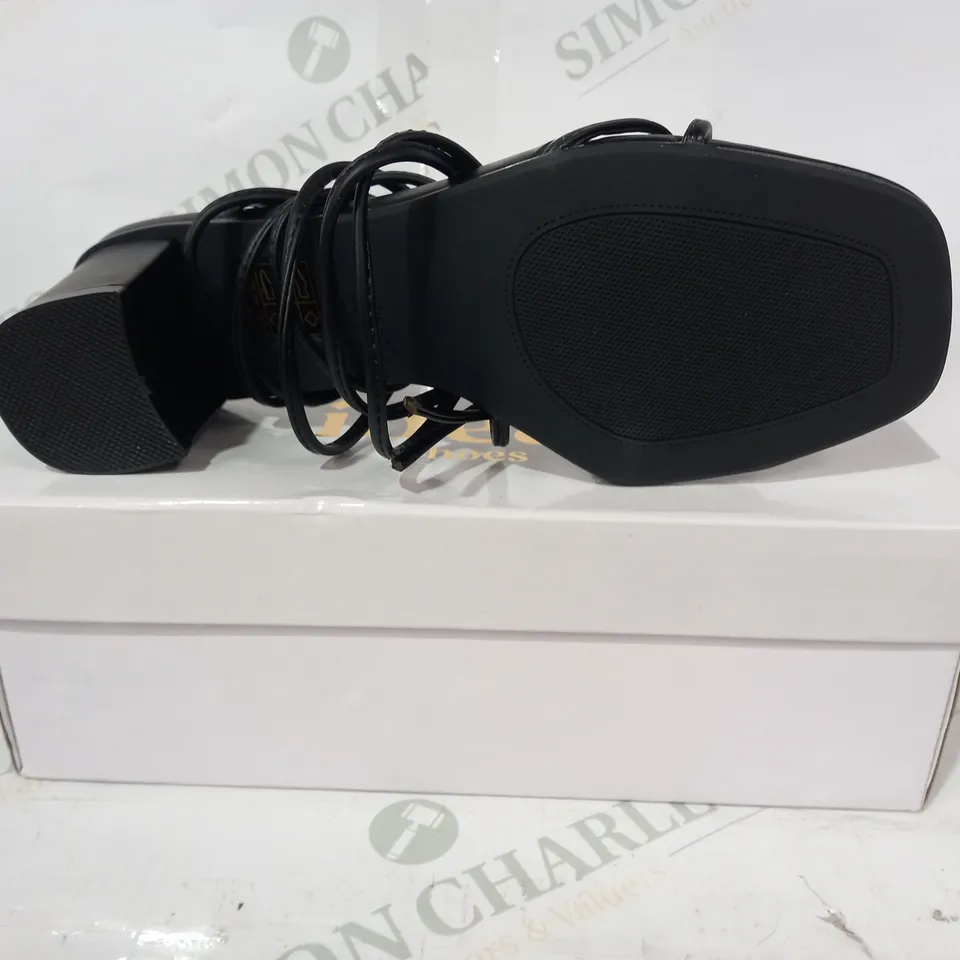 BOXED PAIR OF IDEAL SHOES STRAPPY LOW BLOCK HEEL SANDALS IN BLACK EU SIZE 40