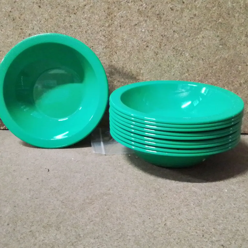 BOXED HARFIELED GREEN PLASTIC BOWLS APPROXIMATELY 160