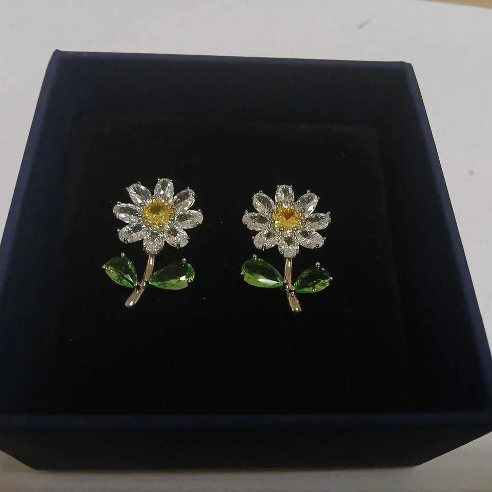 BUTLER & WILSON CRYSTAL DAISY EARRINGS 