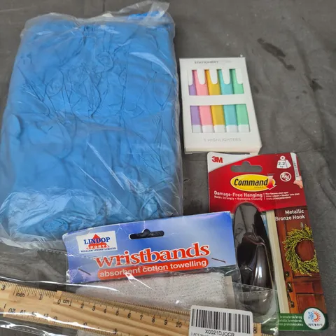 APPROXIMATELY 15 ASSORTED HOUSEHOLD PRODUCTS TO INCLUDE EXAMINATION GLOVES, HIGHLIGHTERS, CLOTHES HOOKS ETC 