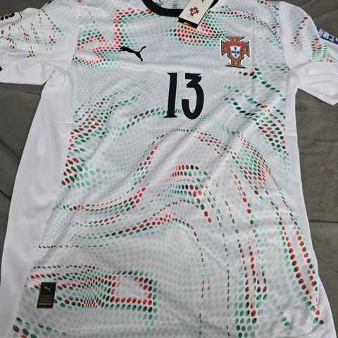 PORTUGAL NATIONAL FOOTBALL TEAM SHIRT TYRESE 13 – UK XL (PUMA)