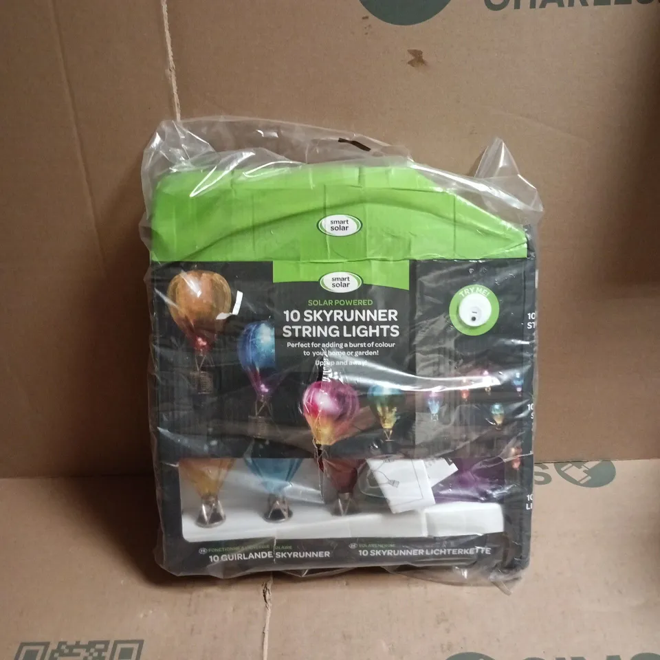 BOX OF APPROXIMATELY 15 ASSORTED ITEMS TO INCLUDE SLOGGI UNDERWEAR, SMART SOLAR SKYRUNNER STRING LIGHTS ETC