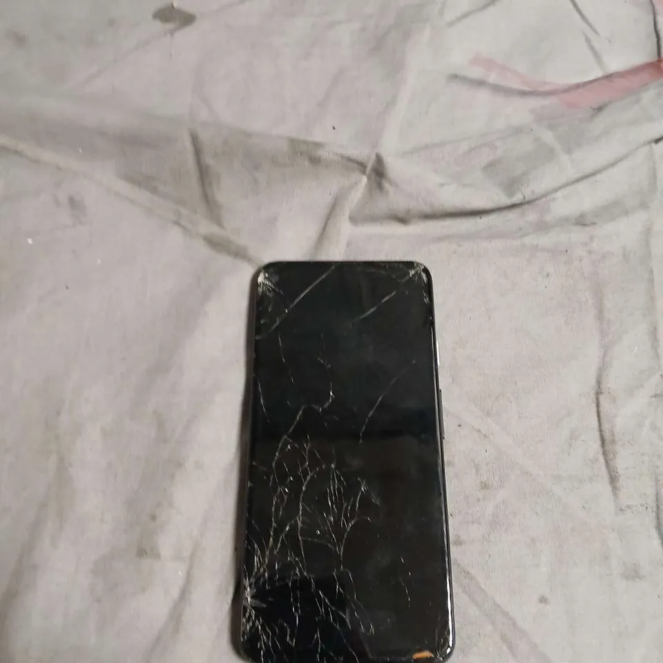 GOOGLE PIXEL 4A SMARTPHONE – BLACK – CRACKED SCREEN