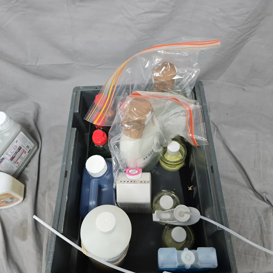 LOT OF APPROXIMATELY 12 ASSORTED LIQUIDS TO INCLUDE: DYE SEALER AND KITCHEN DEGREASER