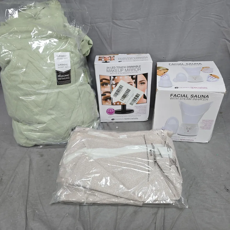 APPROXIMATELY 8 ASSORTED ITEMS TO INCLUDE FACIAL SAUNA, MAKEUP MIRROR, SUPERKING DUVET SET, ETC - COLLECTION ONLY