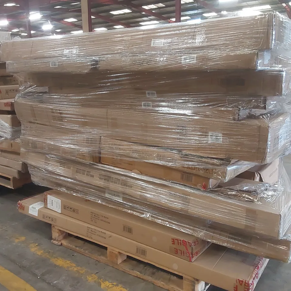 PALLET CONTAINING A VERY LARGE QUANTITY OF ASSORTED FURNITURE PARTS INCLUDING: BED PARTS, WARDROBE PARTS ECT