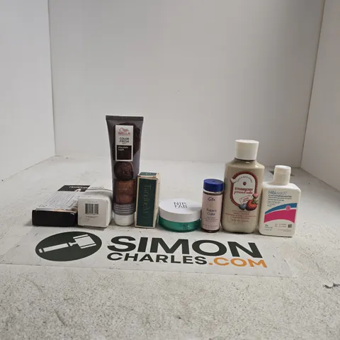 TOTE OF APPROXIMATELY 150 ASSORTED BEAUTY ITEMS INCLUDING HIBIWASH 4% W/V CUTANEOUS SOLUTION, BATH & BODY WORKS BODY LOTION AND ESALON ROSIE'S COLOR