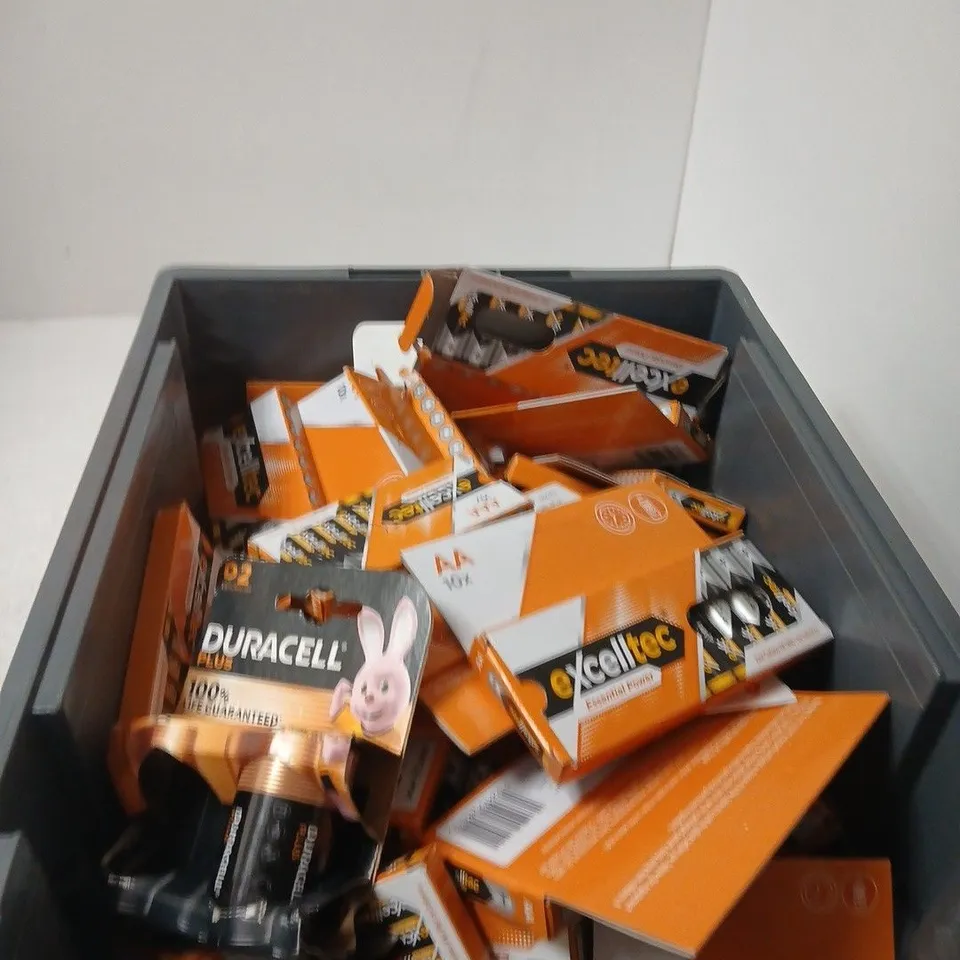 APPROXIMATELY 50 PACKS OF ASSORTED BATTERIES IN VARIOUS SIZES