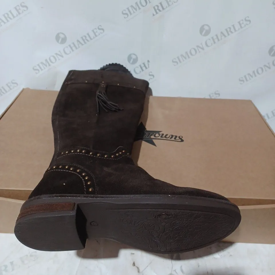 BOXED JOE BROWNS WANDERER STUDDED BOOTS - UK 4