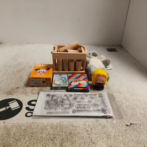 TOTE OF APPROXIMATELY 15 ASSORTED TOY/GAME ITEMS TO INCLUDE WOODEN BLOCK NUMBER GAME, KEEL ECO BABY SOFT TOY, BRICKS, ANIMAL SNAP ETC
