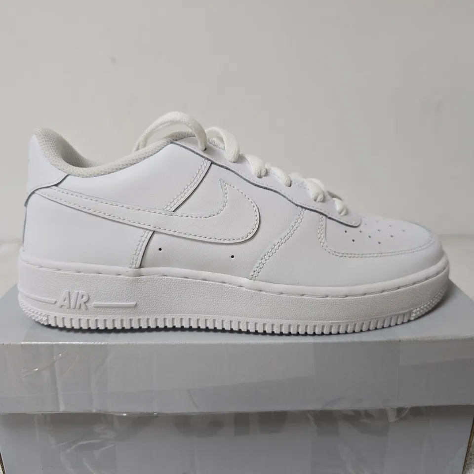 NIKE AIR FORCE 1 LE (GS) WHITE/WHITE UK 6Y