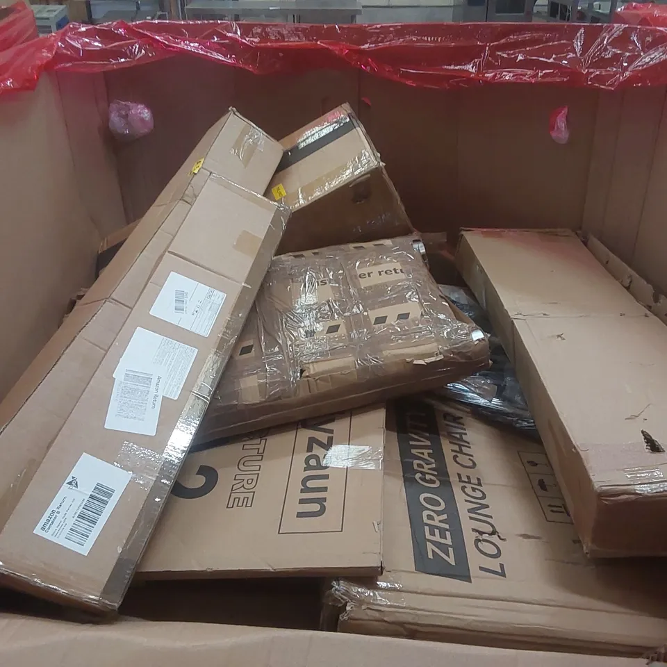 PALLET CONTAINING A VERY LARGE QUANTITY OF ASSORTED ITEMS INCLUDING: AKITAS DELUXE VACUUM CLEANER, CEILING FAN WITH LIGHT, EXERCISE BENCH ECT