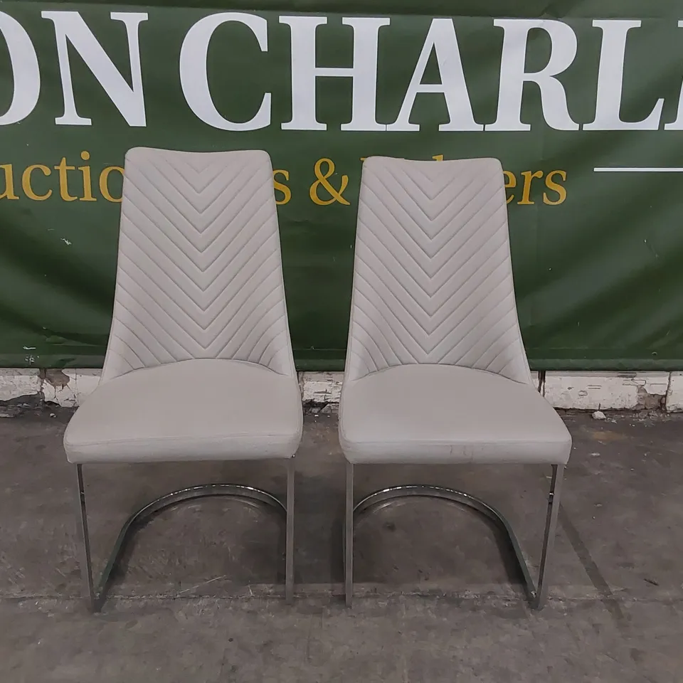 PAIR OF DESIGNER GREY DINING CHAIRS 