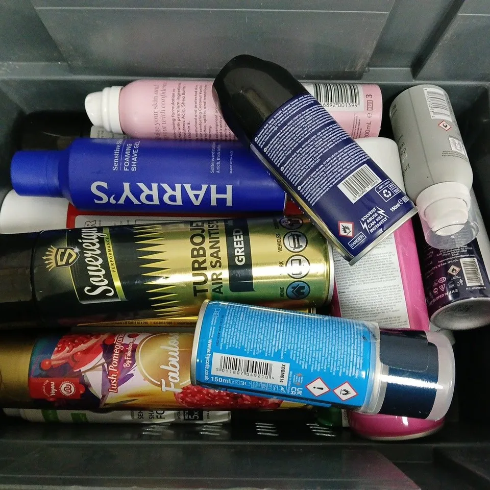 APPROXIMATELY 12 ASSORTED AEROSOLS TO INCLUDE SOVEREIGN AIR SANITISER, BLU PERFUMED SPRAY, HYCATE DOUBLE ACRYLIC, ETC - COLLECTION ONLY