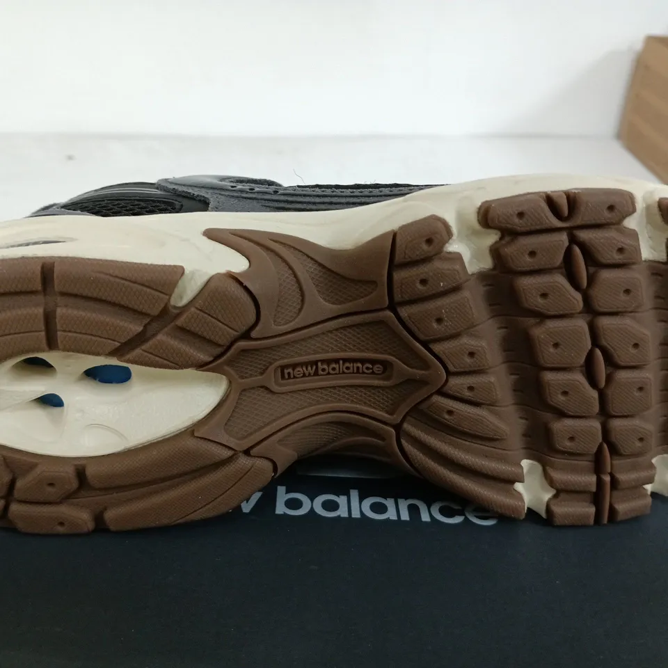 NEW BALANCE SIZE 6