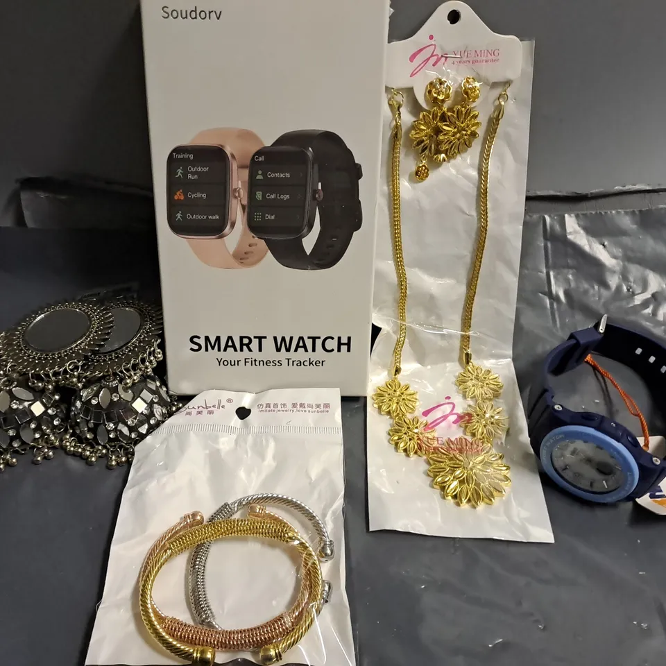 APPROXIMATELY 15 ASSORTED JEWELLERY ITEMS TO INCLUDE - WATCHES - NECKLACE - EARRINGS - ETC