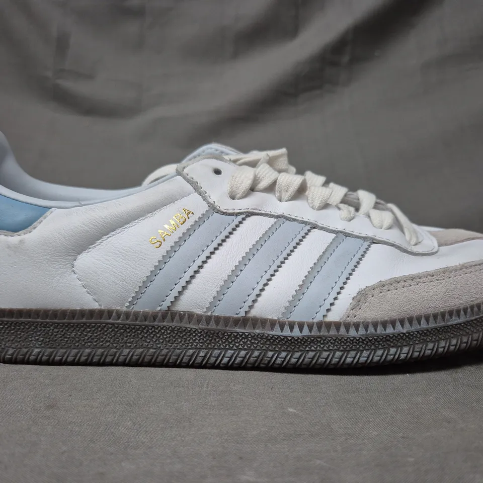 PAIR OF ADIDAS SAMBA SHOES IN WHITE/ICE BLUE UK SIZE 9