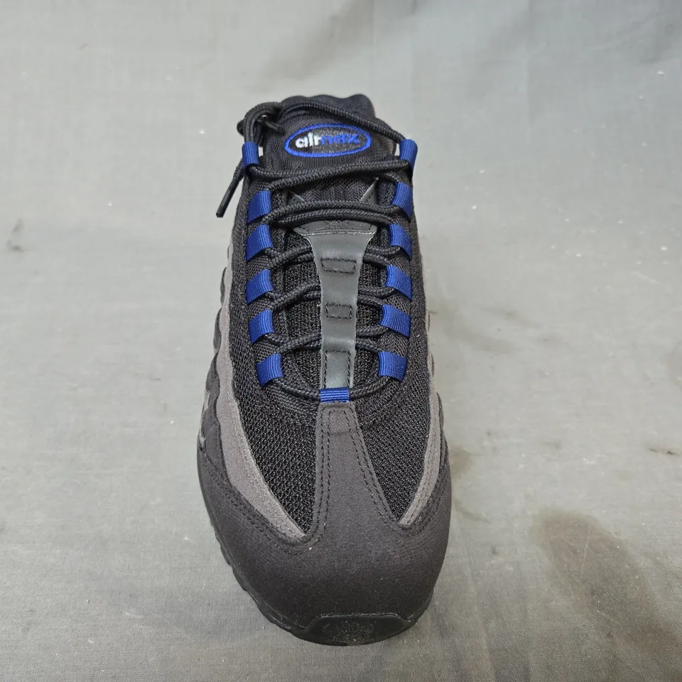 BOXED PAIR OF NIKE AIR MAX 95 SHOES IN BLACK/DARK GREY/BLUE UK SIZE 8