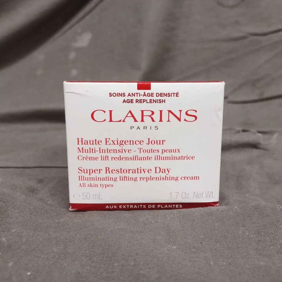BOXED CLARINS SUPER RESTORATIVE DAY