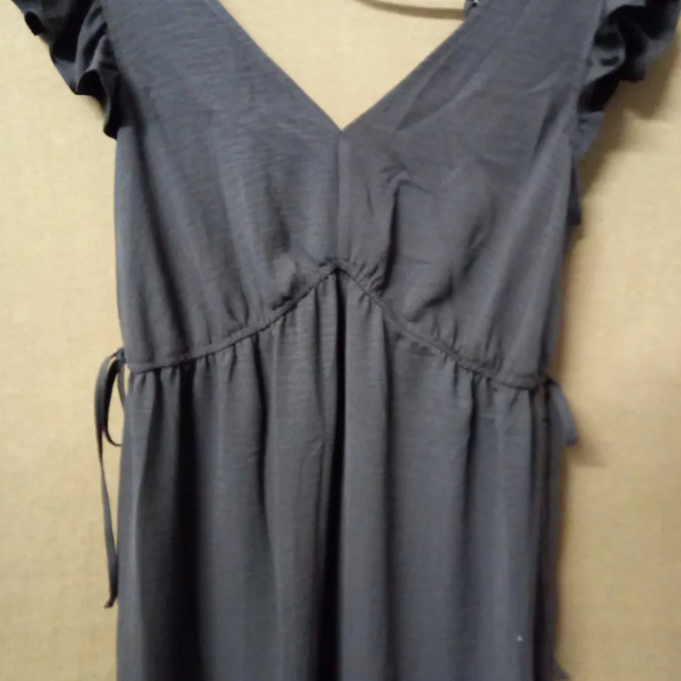 MAISON DE NIMES  V-NECK MIDI DRESS IN BLACK - M