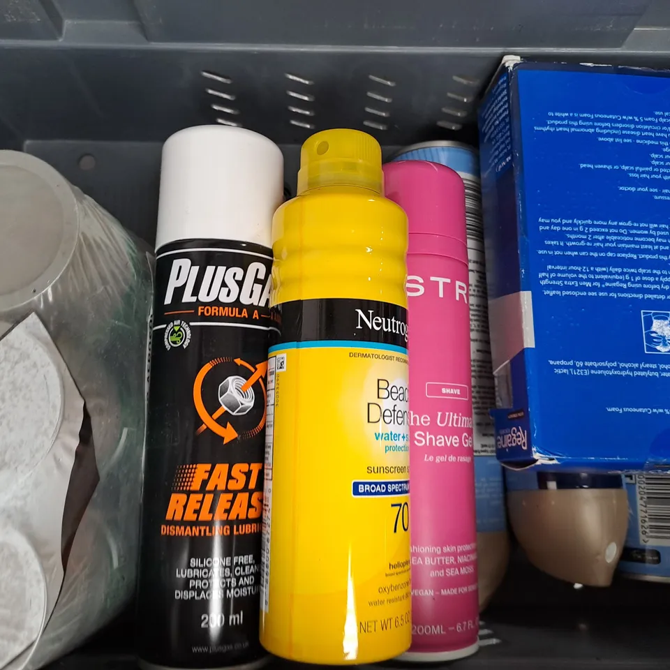 APPROXIMATELY 10 ASSORTED AEROSOL ITEMS IN INCLUDE GAS LEAK PROTECTOR SPRAY, SUNSCREEN, ETC - COLLECTION ONLY