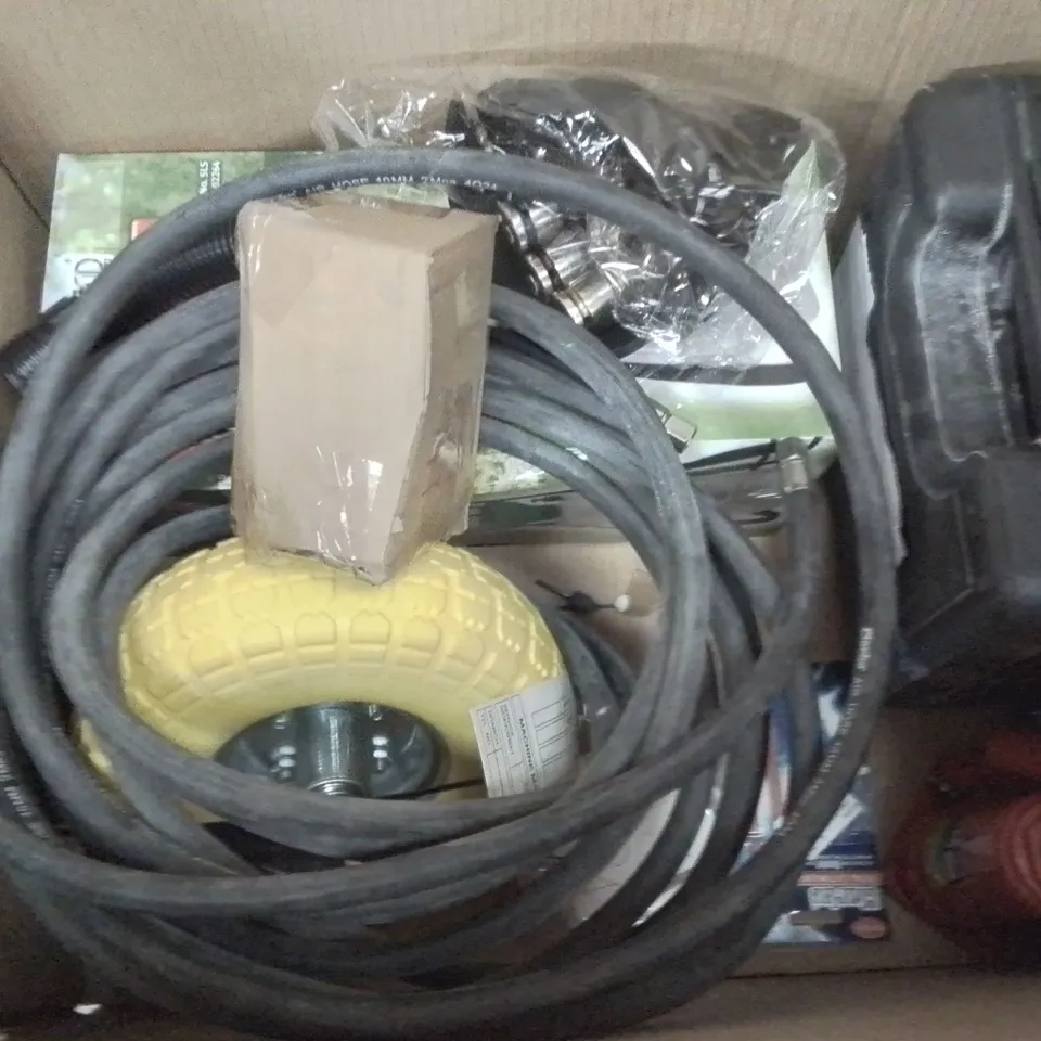 MIXED BOX OF TOOLS AND MACHINERY EQUIPMENT TO INCLUDE: 8 LITRE HAND SPRAYER, 1.5L OIL EXTRACTOR, DIGITAL TYRE INFLATOR, DRILL AND SCREW EXTRACTOR SET ETC. 