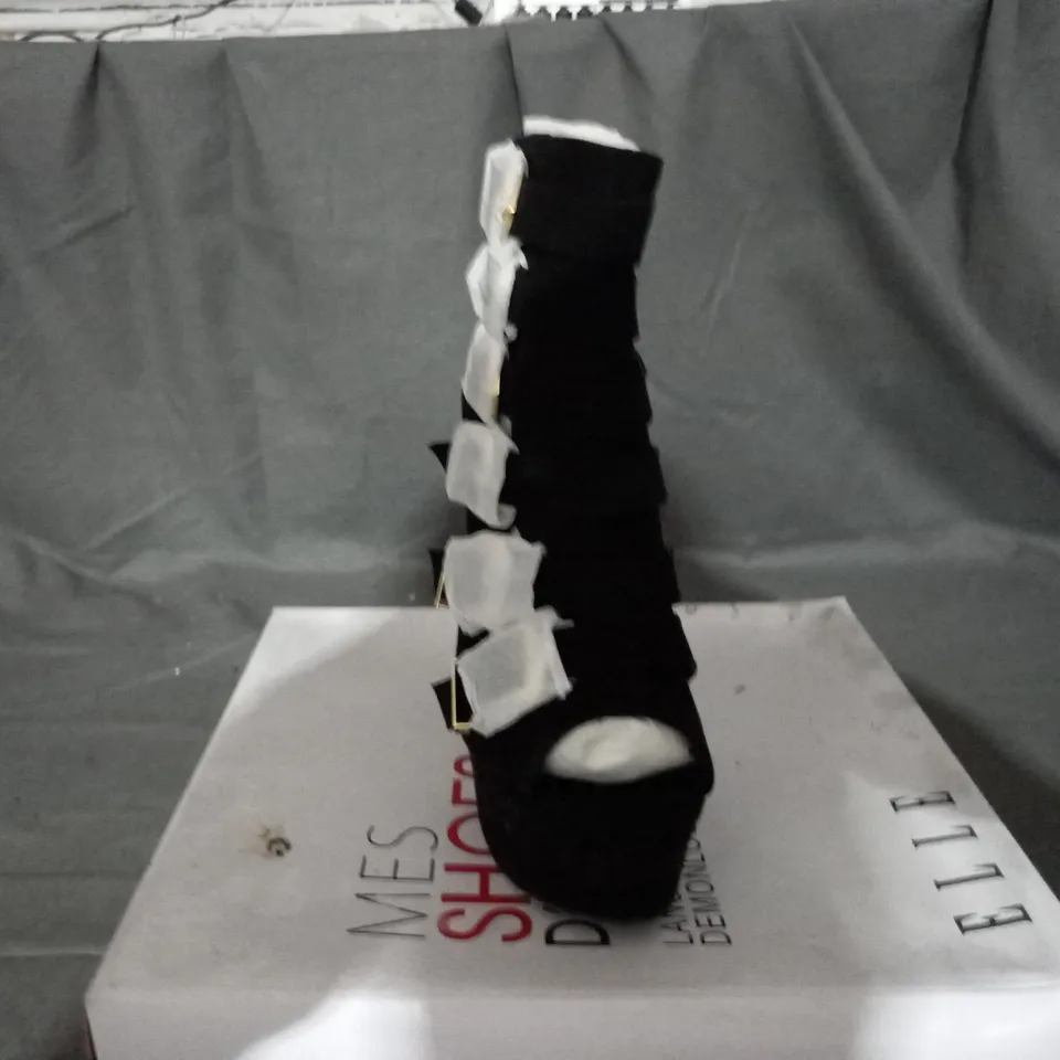 APPROXIMATELY 10 BOXED PAIR OF ELLE VIXEN HEELED PLATFORM OPEN TOE SHOES IN BLACK VARIOUS SIZES TO INCLUDE SIZE 6 