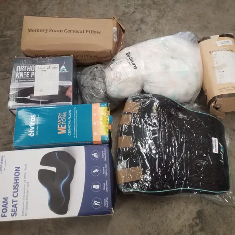 PALLET CONTAINING ASSORTED PILLOWS & CUSHIONS