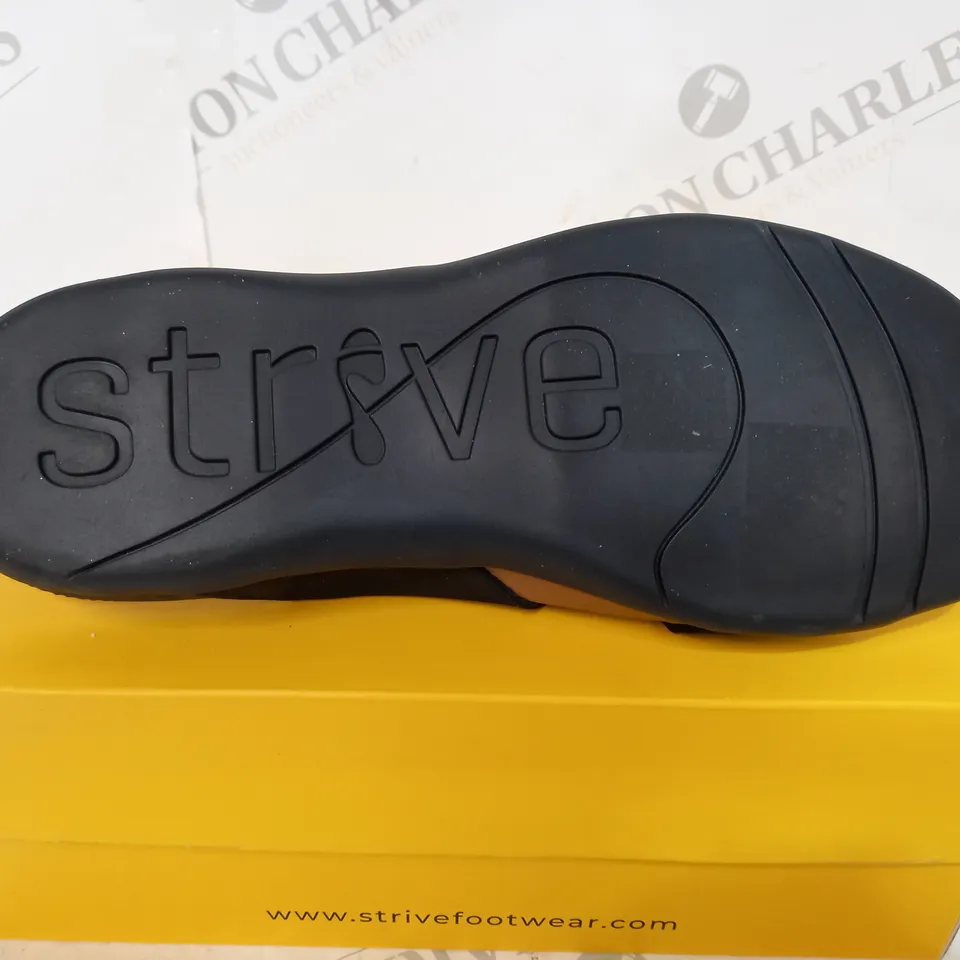 BOXED STRIVE PALMA SLIDER SANDALS IN BLACK SIZE 6