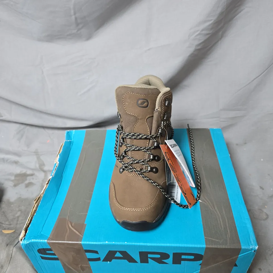 SCARPA BROWN WALKING BOOTS BOXED SIZE 5.5