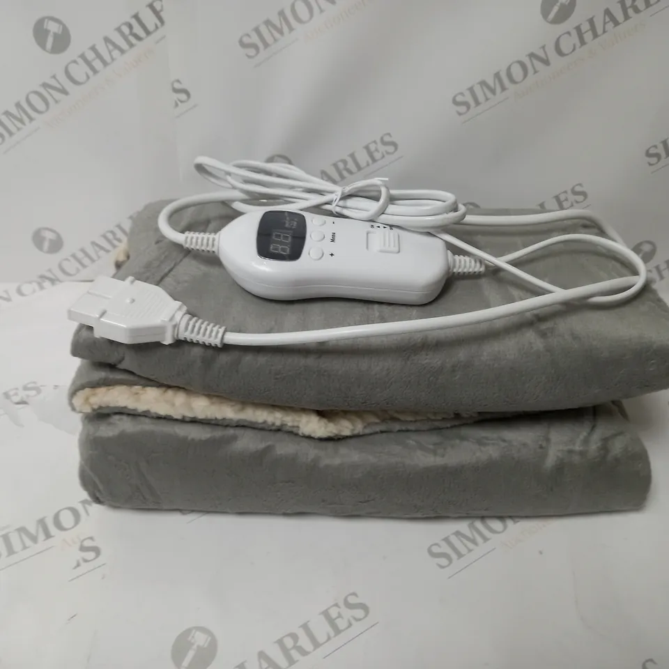 BOXED SUPER POLAR FLEECE HEATED WRAP IN GREY