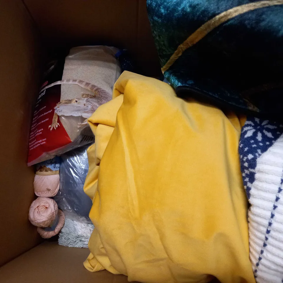 LARGE BOX OF APPROXIMATELY 10 ASSORTED HOUSEHOLD ITEMS TO INCLUDE: YARN, EYELET CUTAINS/CURTAIN DECOR
