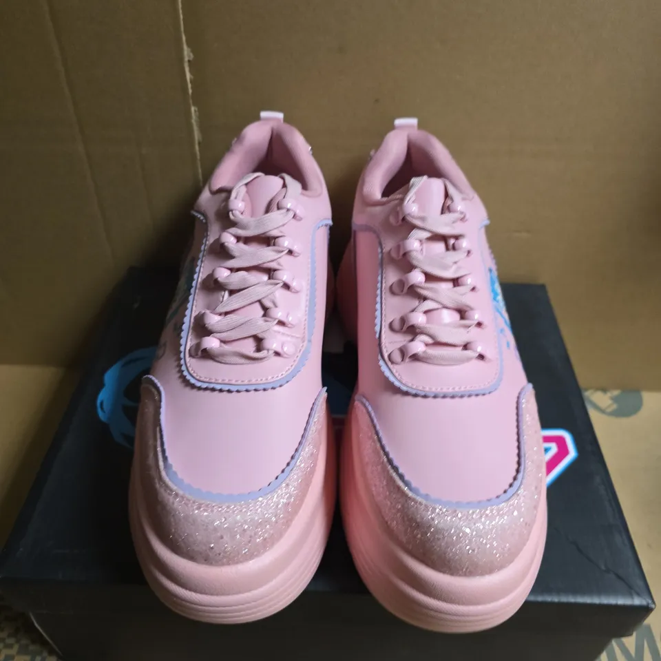 BOXED PAIR OF KOI X HATSUNE MIKU VIRTUAL DIVA MIKU CHUNKY TRAINERS - PINK, UK 9
