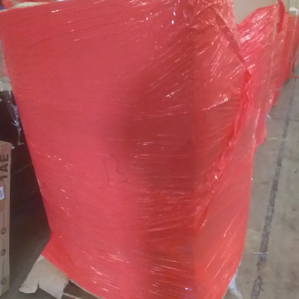 PALLET OF ASSORTED ITEMS INCLUDING RADIATOR COVER, TELESCOPIC LADDER, ROUND ARCH