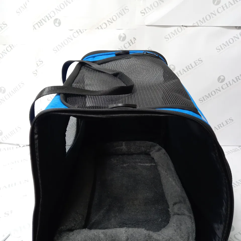 BOXED MORPILOT PET CARRIER 
