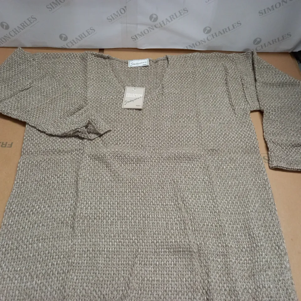 LOT OF APPROXIMATELY 28 BROWN V-NECK JUMPERS - SIZE UNSPECIFIED