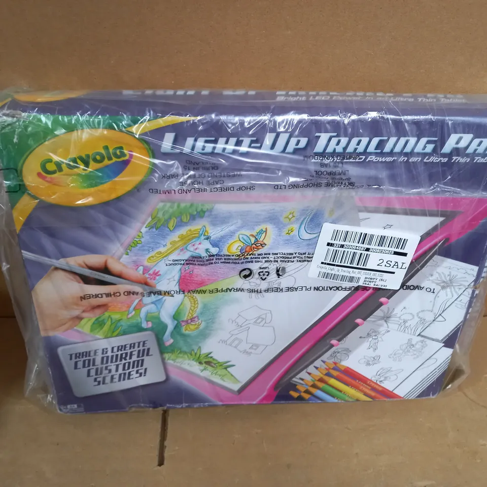 CRAYOLA LIGHT UP TRACING PAD ASSORTMENT  RRP £26.99