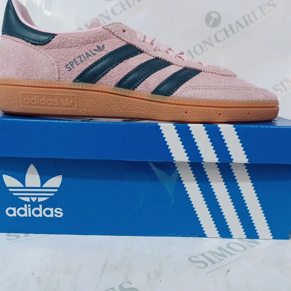 BOXED PAIR OF ADIDAS HANDBALL SPEZIAL SHOES IN PINK UK SIZE 6.5