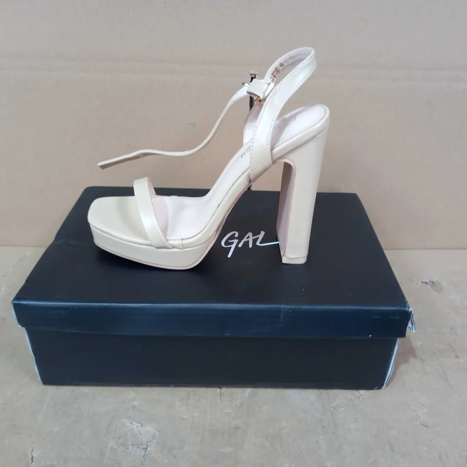 BOXED PAIR OF NASTY GAL HEELS IN NUDE COLOUR UK SIZE 4