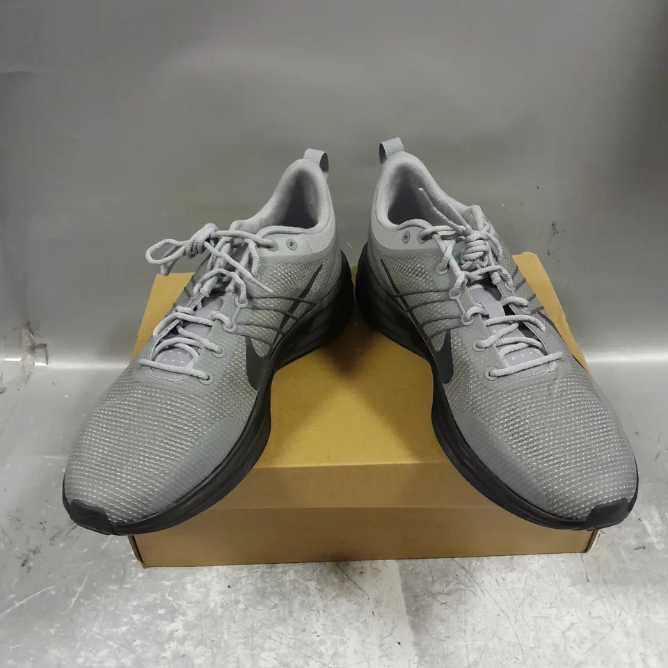 BOXED PAIR OF NIKE LUNAR ROAM PREMIUM TRAINERS IN WOLF GREY ANTHRACITE SIZE UK 10.5