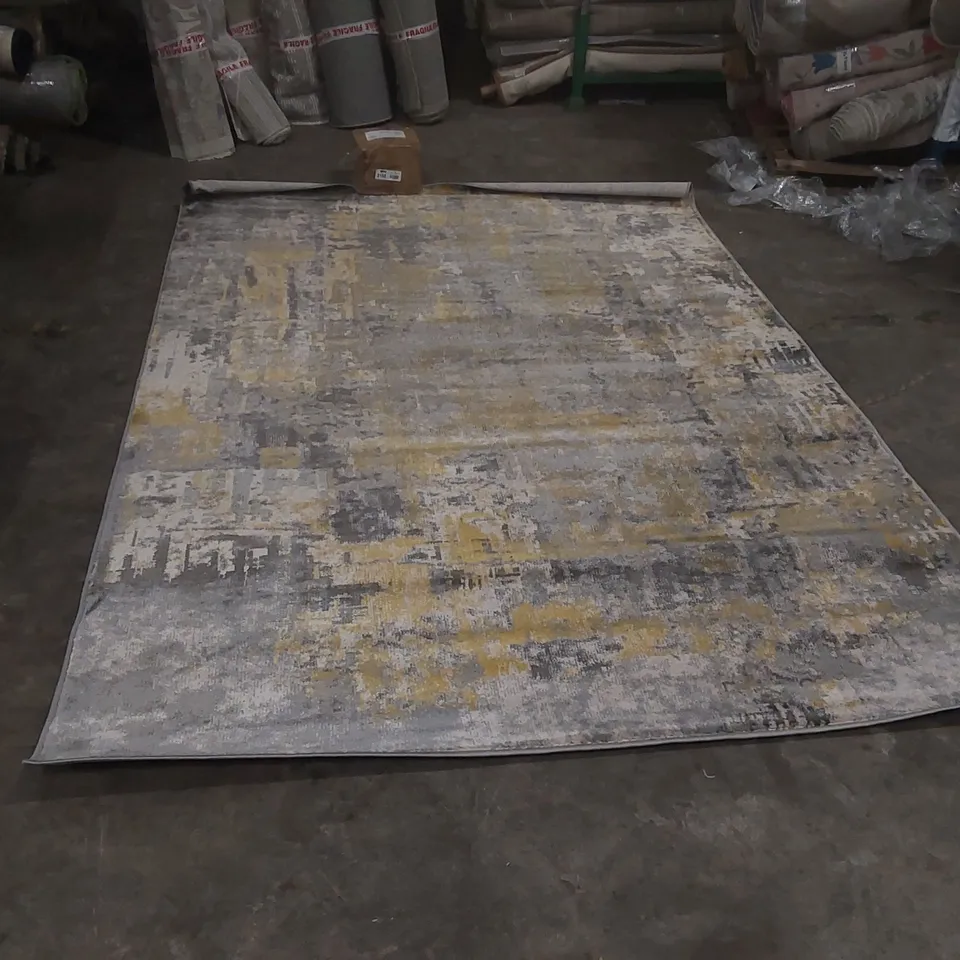 QUALITY DESIGNER PATTERNED RUG - APPROXIMATELY 290 x 200cm