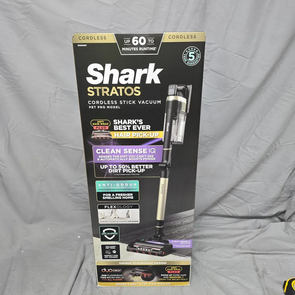 SHARK STRATOS CORDLESS STICK VACUUM – PET PRO MODEL (BOXED) SEALED BOX UNTESTED .