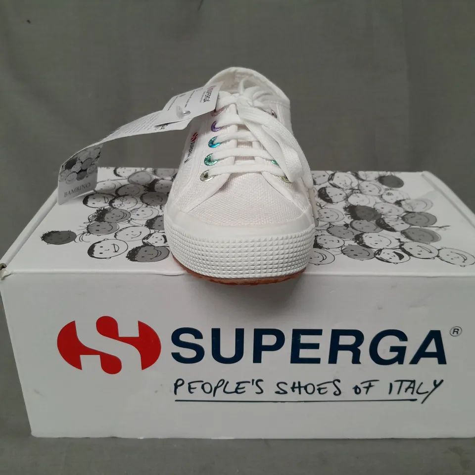 BOXED PAIR OF SUPERGA KID'S SHOES IN WHITE W. MULTICOLOUR EYELETS UK SIZE 11