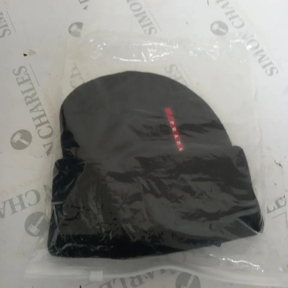 BLACK PRADA BEANIE 
