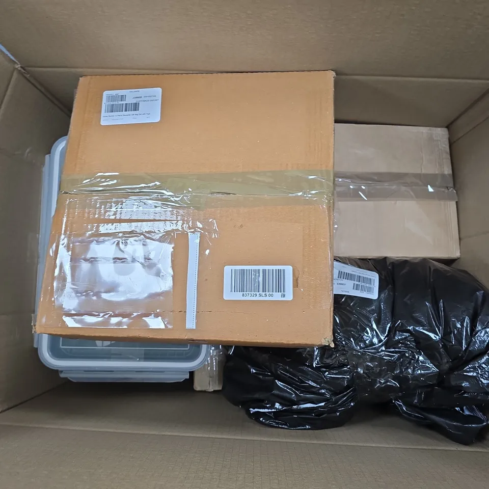 APPROXIMATELY 8 ASSORTED ITEMS TO INCLUDE GIFT BAG SET, ROAST 7 BAKE STORE PAN, HALF ZIP LOUNGER, ETC